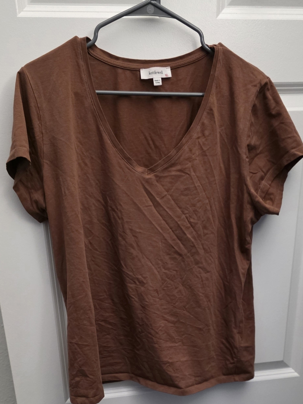 Kettlewell Women's Brown V-Neck Short Sleeve Top